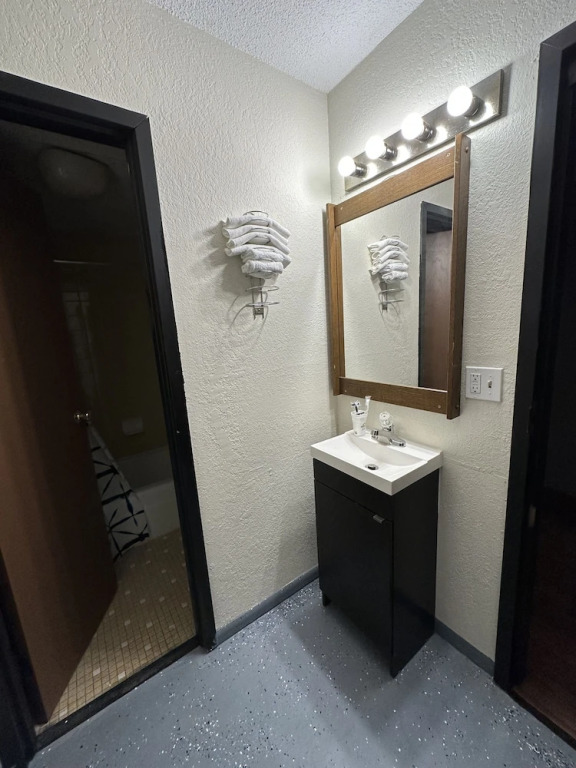 J-E Hotel & Suites