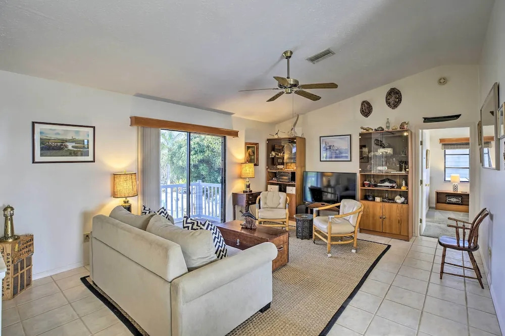 Private Pool & Deck: Canalfront St James City Home