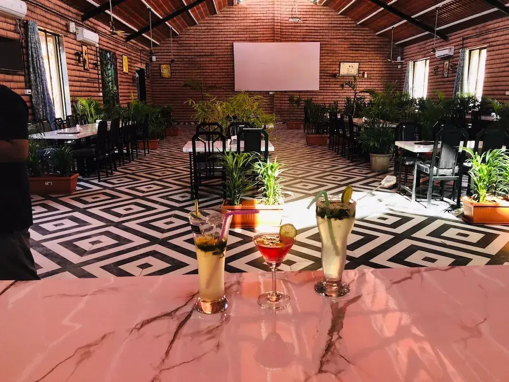Hotel Prince Garden Daman