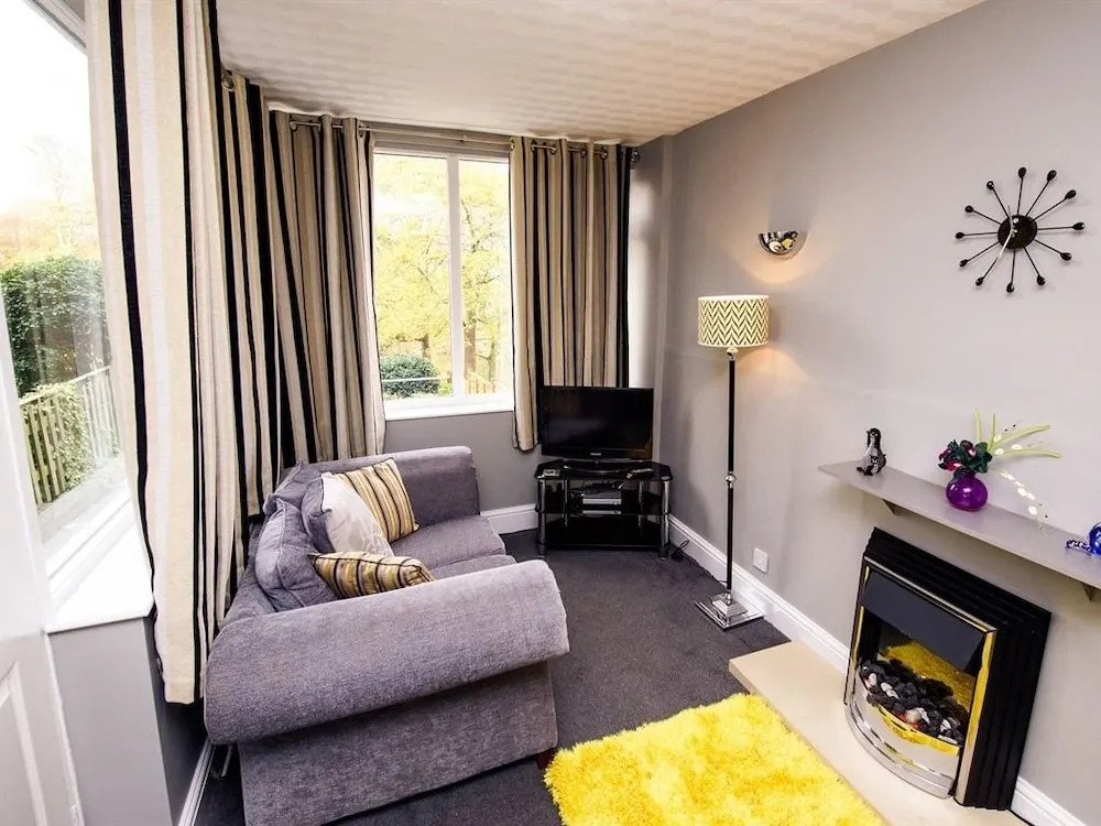 Valley View Apartment