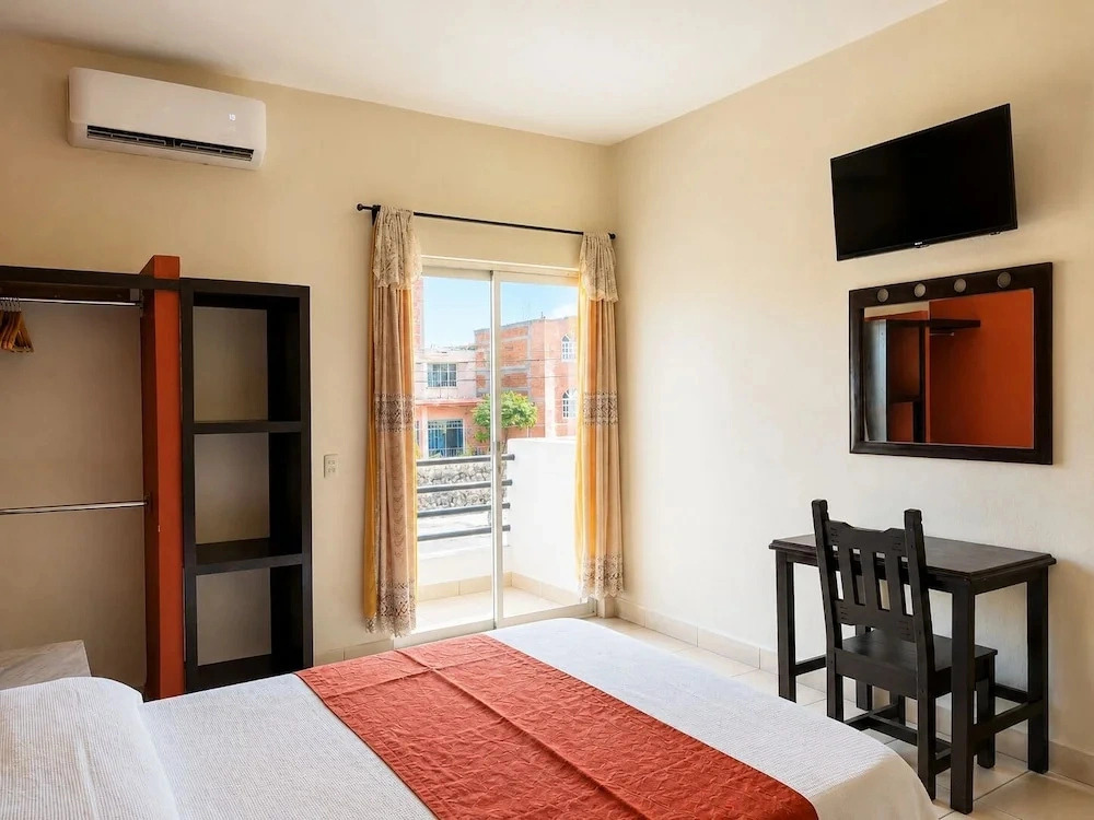 Hotel Valle del Huajucar