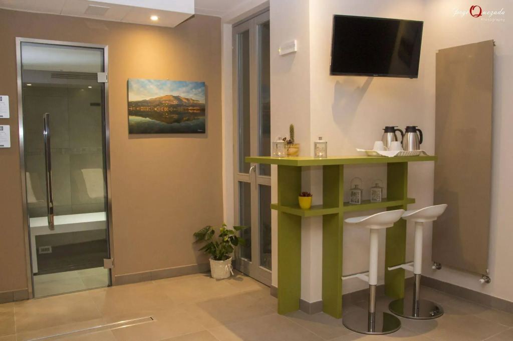 Parini Hotel
