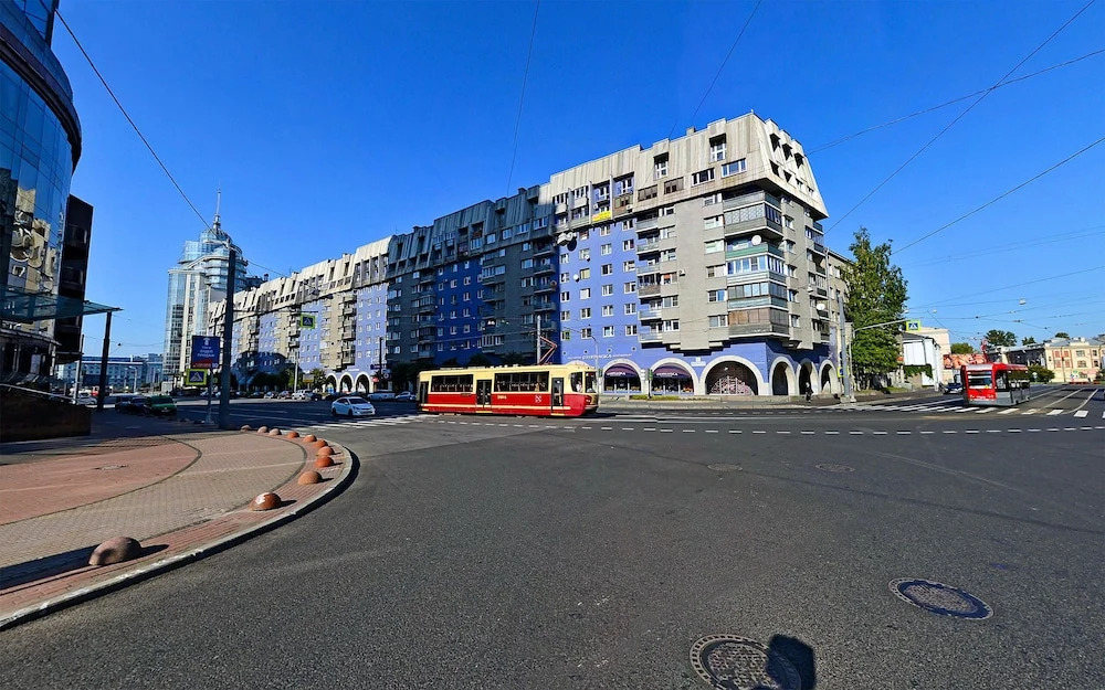 2-комн. квартира Home4day у кр. «Аврора»