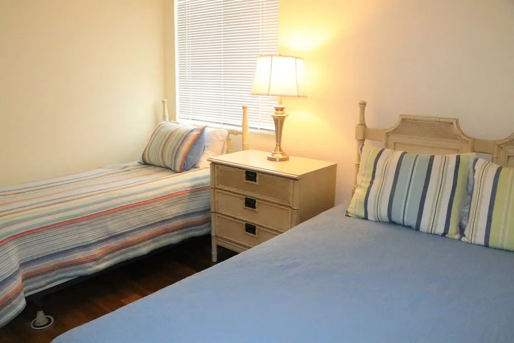 Siesta Beach House #303 2 Bedrooms 1.5 Bathroom Townhouse