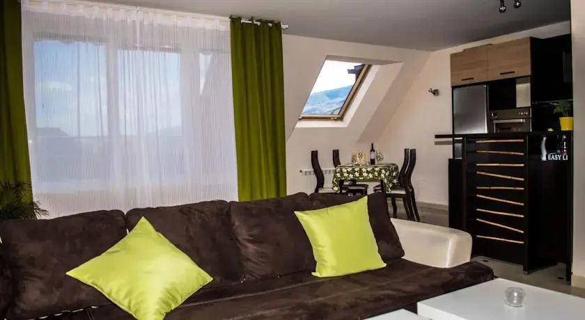 Happy Home Apartment