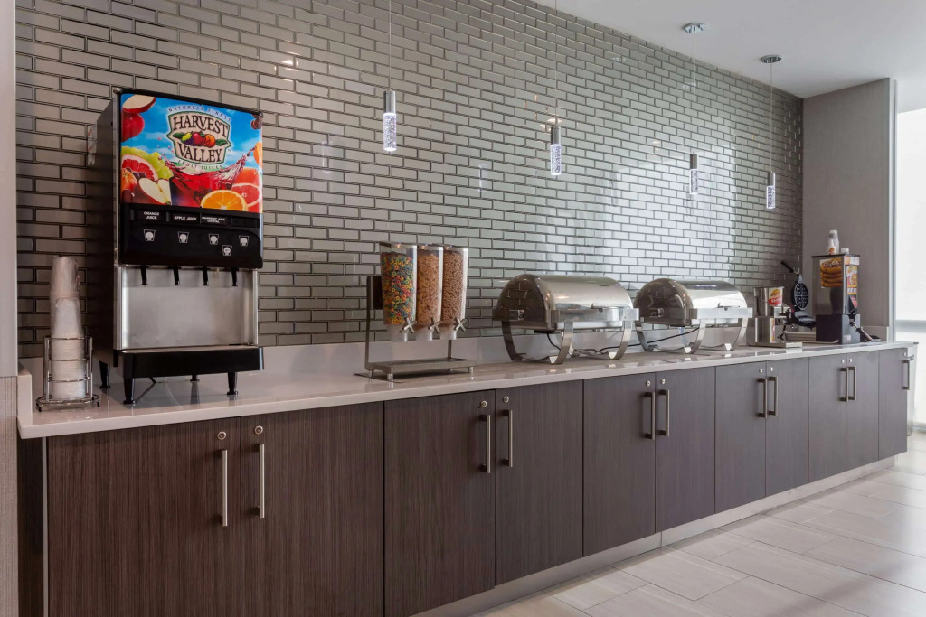 La Quinta Inn & Suites by Wyndham Shorewood