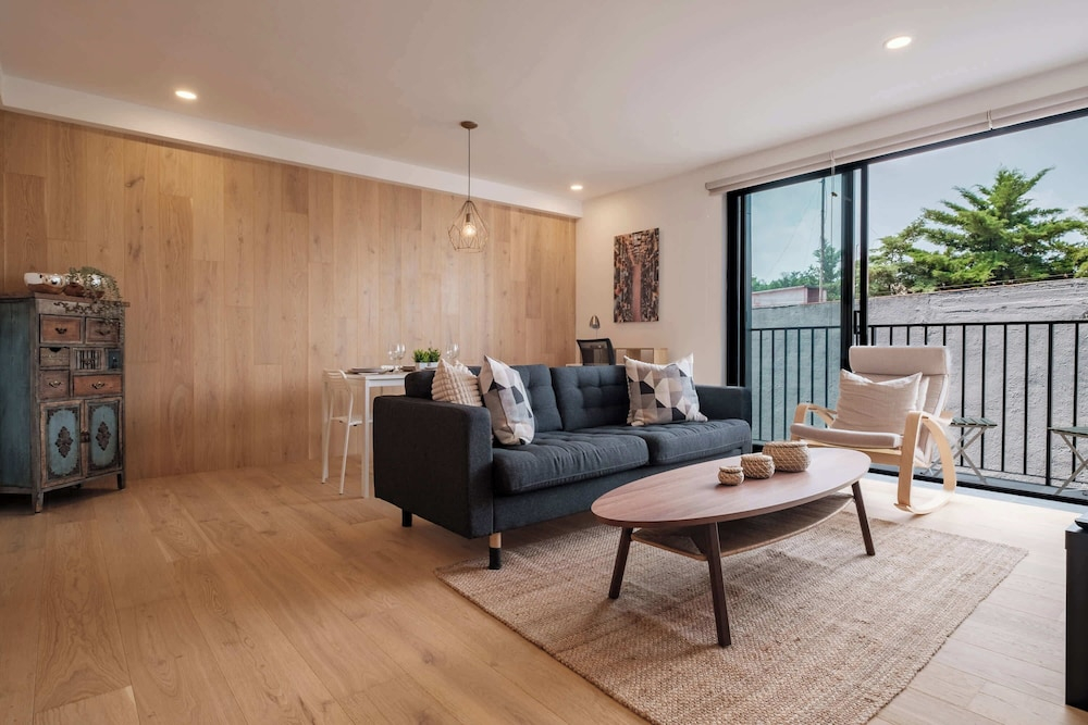 Luxury 2 BR Condo in Condesa