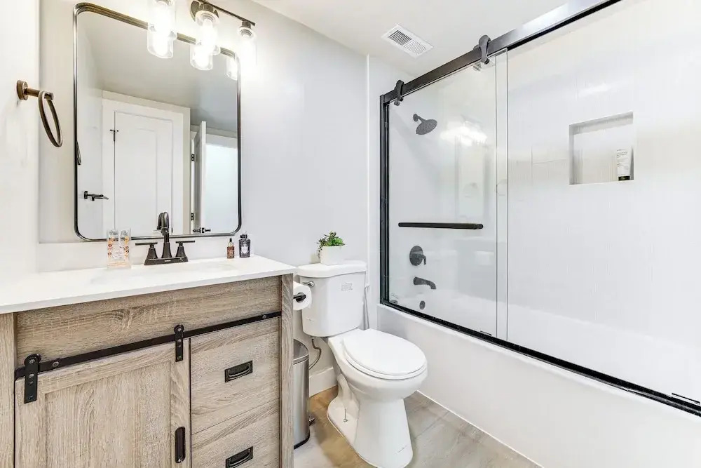 13 Mi to Lumen Field & Dtwn Seattle! Cozy Retreat