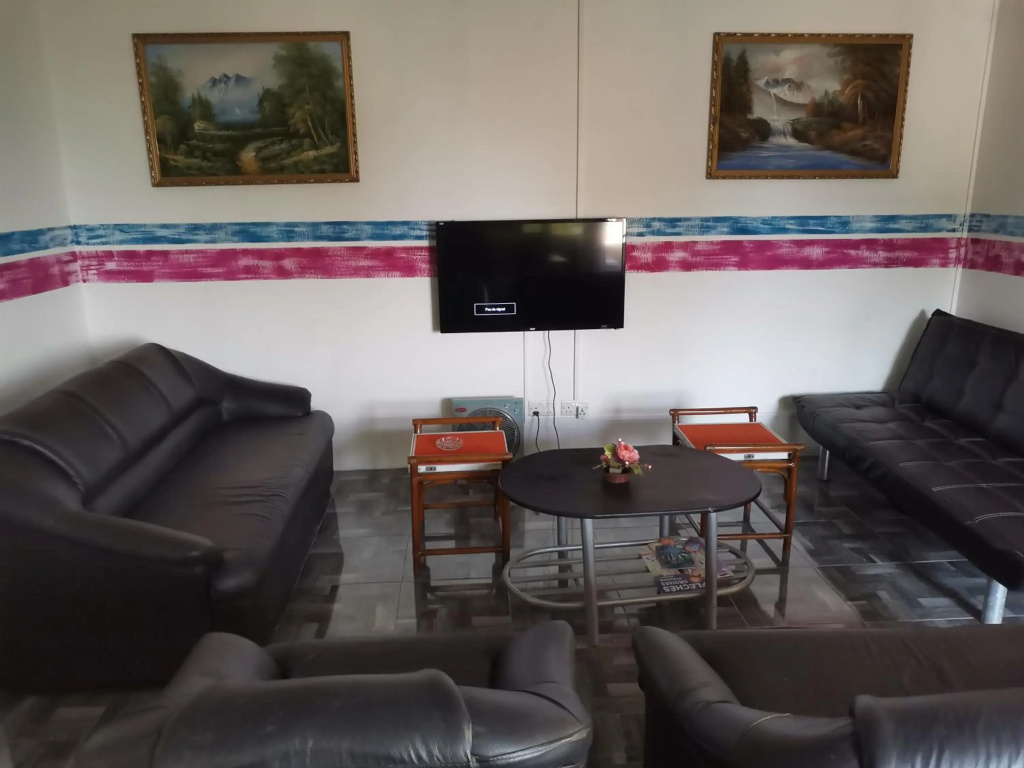 Holidays in Heaven 2-bedroom apartment newly refurbished- Min 2 Nights Requirement