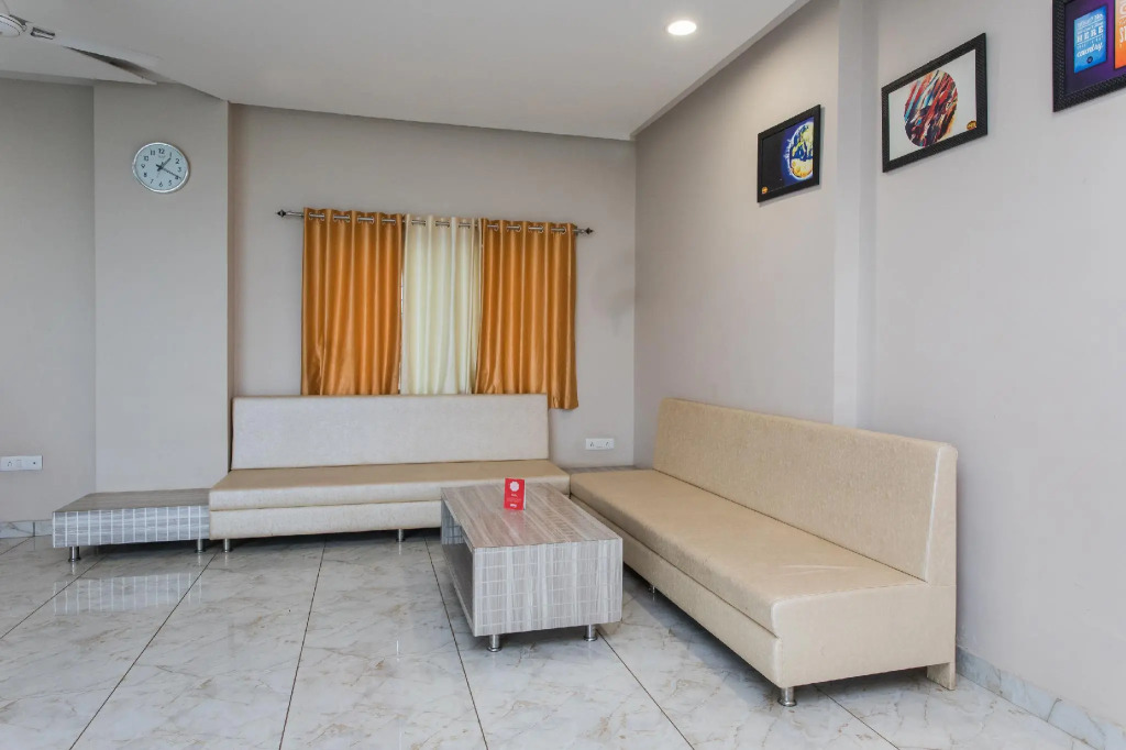 OYO 18757 Nakshatra Inn