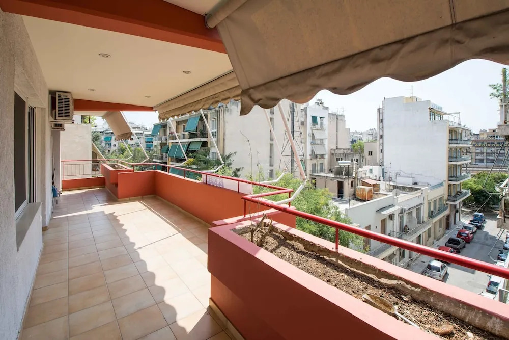 Demokratia apartment Pnyx Hill building
