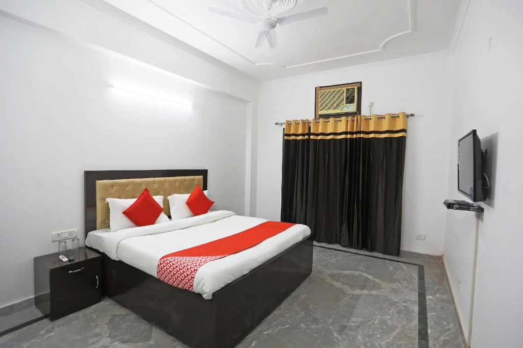 OYO 48900 Grand & Epic Inn