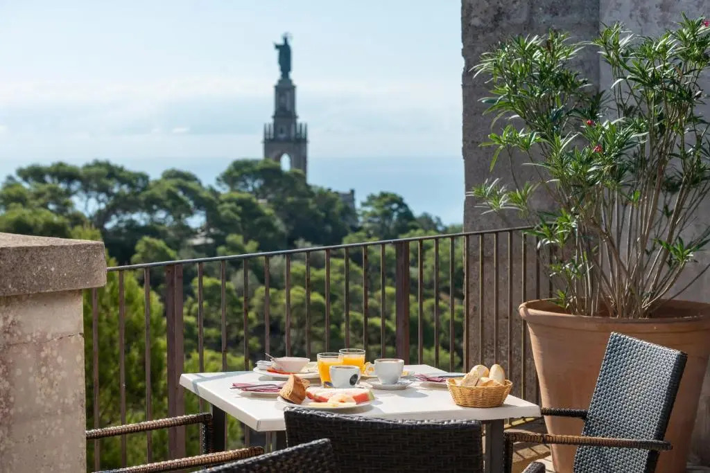 Petit Hotel Hostatgeria Sant Salvador