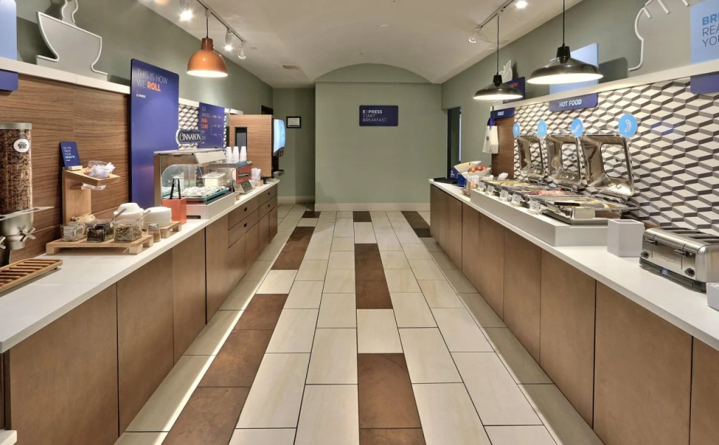 Holiday Inn Express & Suites Portales by IHG