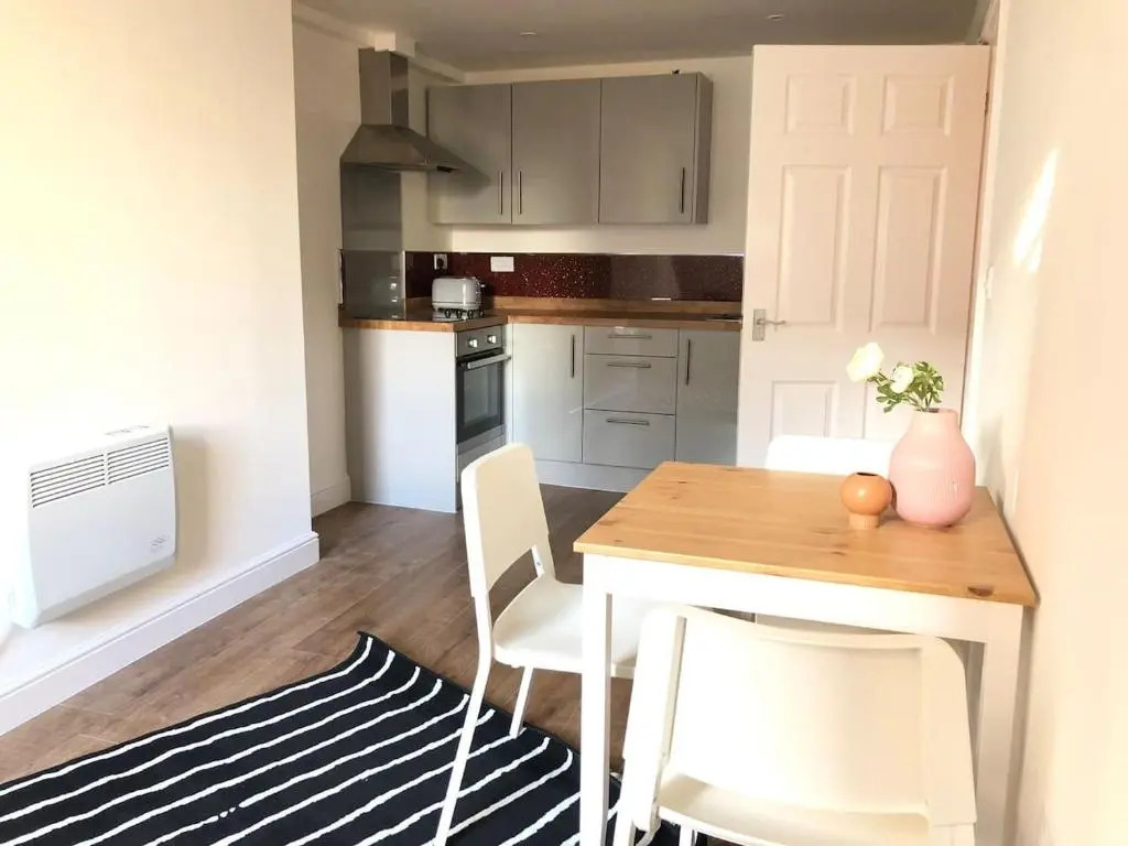 Granby Apartments F-2