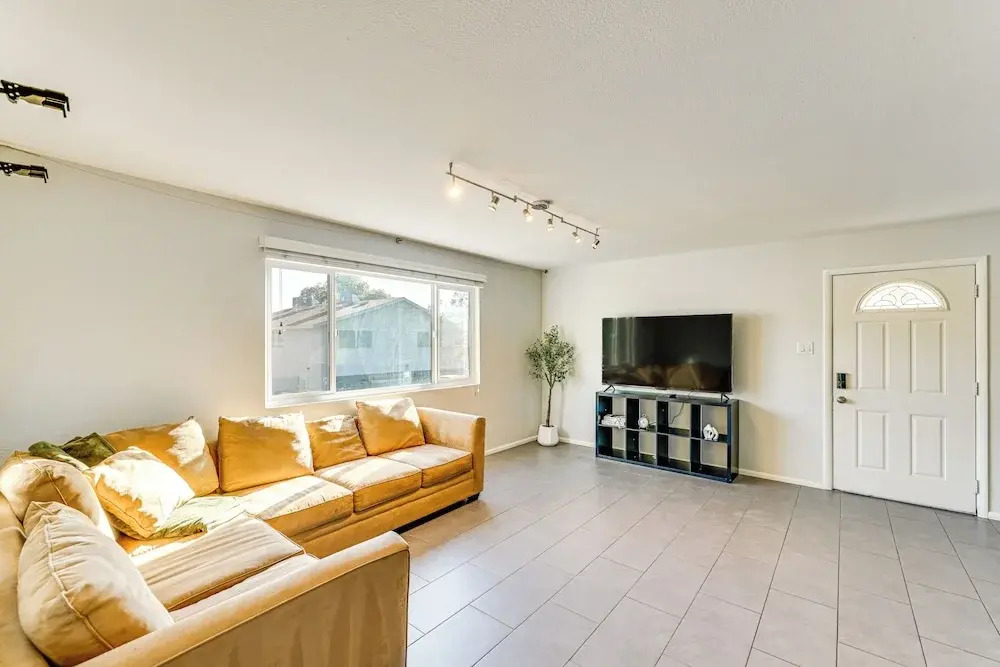 Community Pool: Scottsdale Condo 2 Mi to ASU