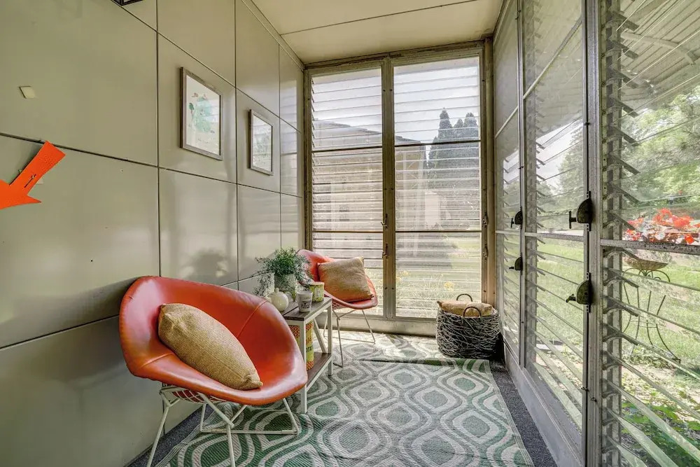 Lustron of the Lakes: Retro MCM Gem in Tangletown