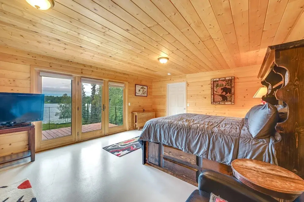 Spacious Soldotna Home w/ Mackey Lake Views