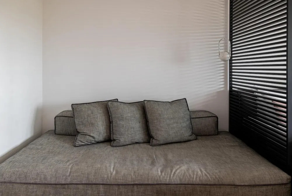 Earth Boutique Apartments next to Stavros Niarchos