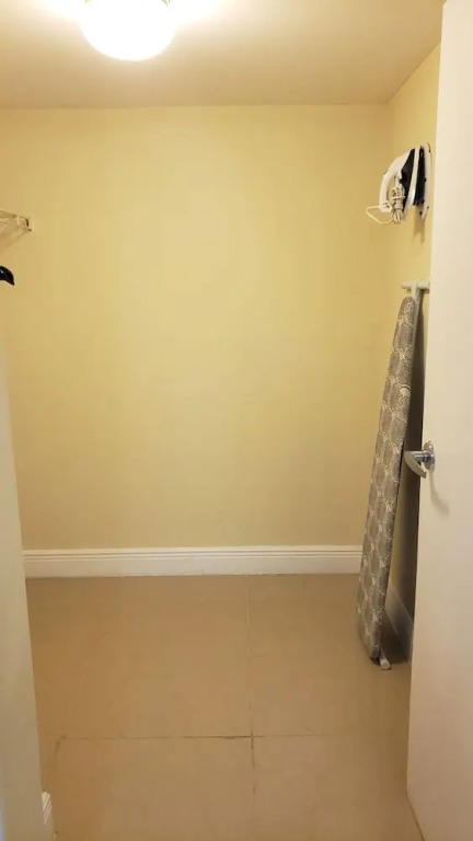 Newly Renovated Studio with Kitchenette