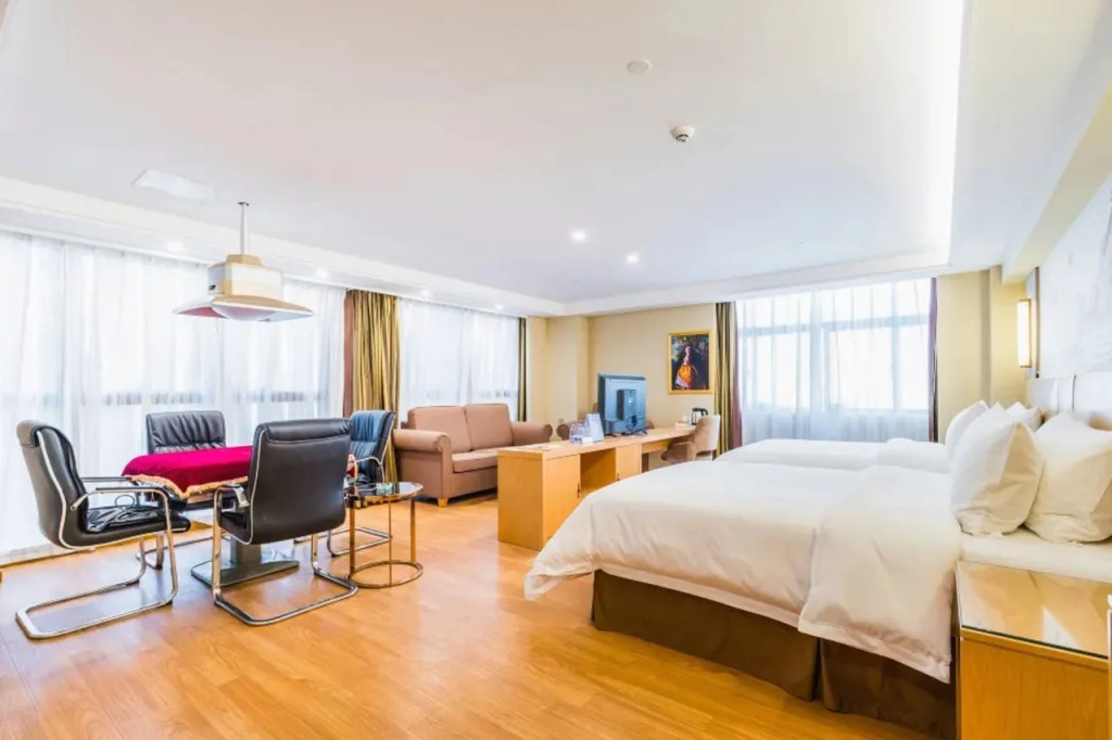 Vienna International Hotel ( Shunde Jun'anBiguiyuan Golf Club）