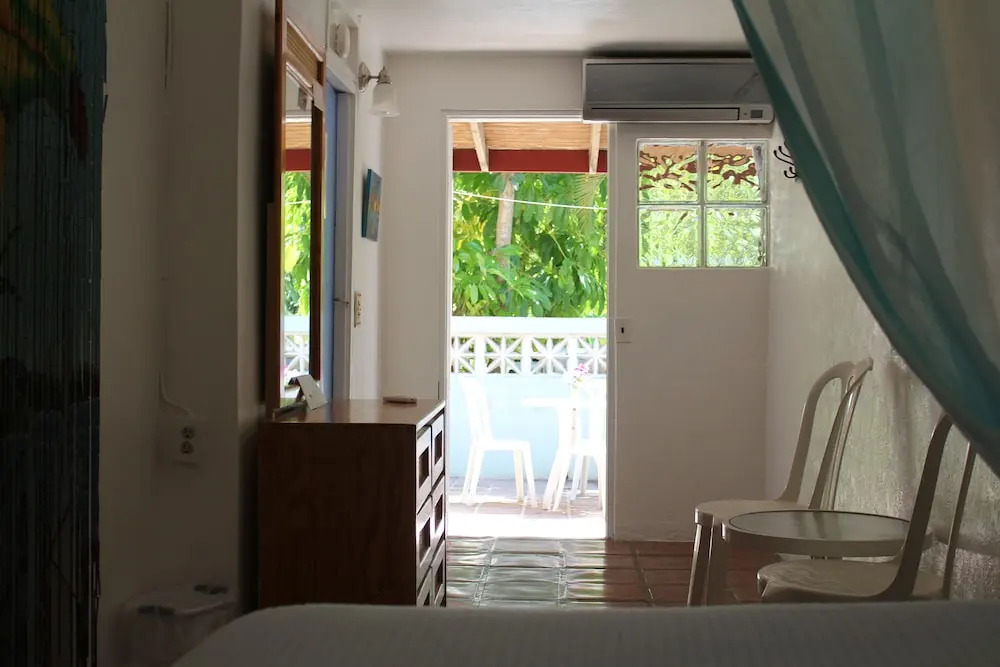 Trade Winds Restaurant & Guest House
