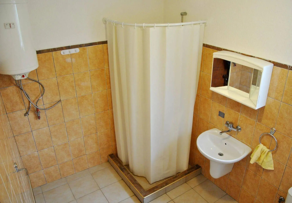 10 Coins Hostel & tours