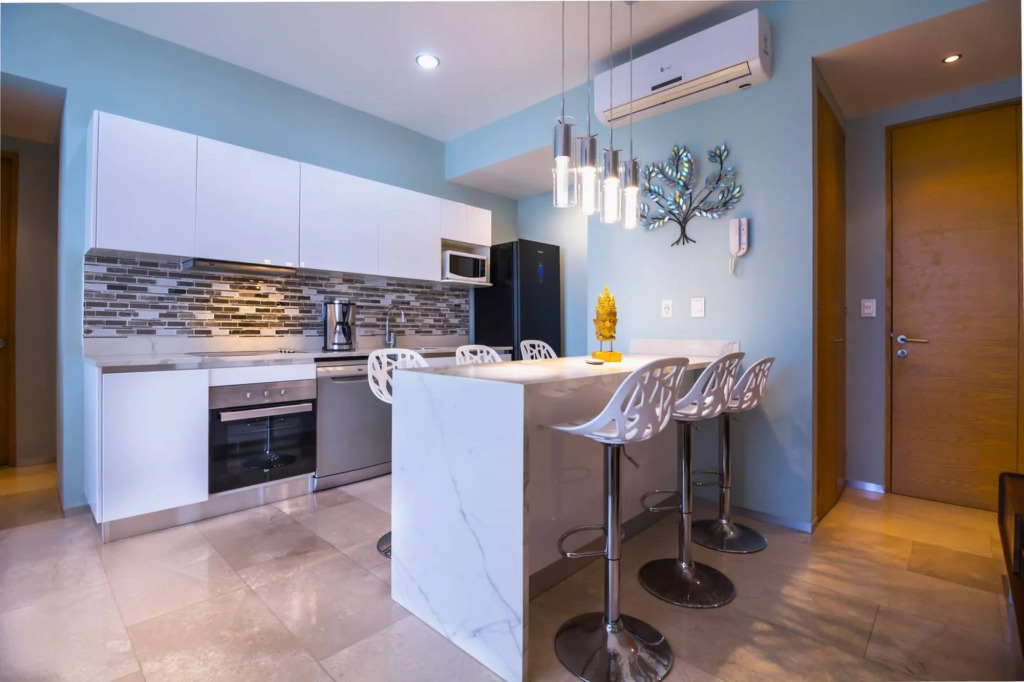 NEW LUX 2BR Balcony Dream Location Pool Shops