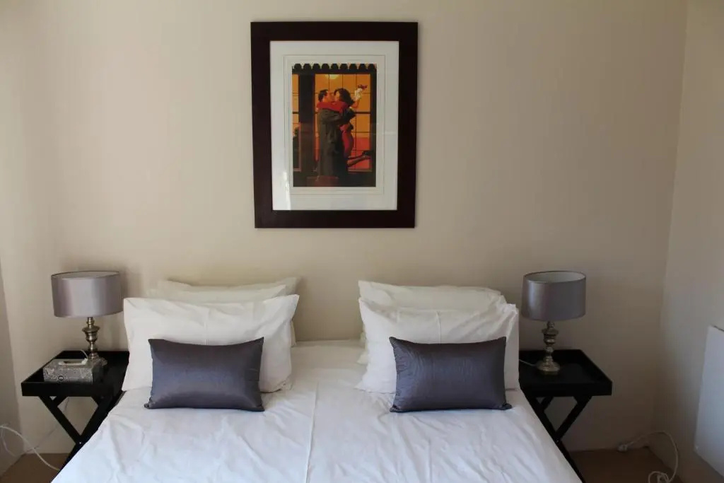 Vair's Place Guest House in Sandton Paulshof - Apartment, Lux Suites & Spa