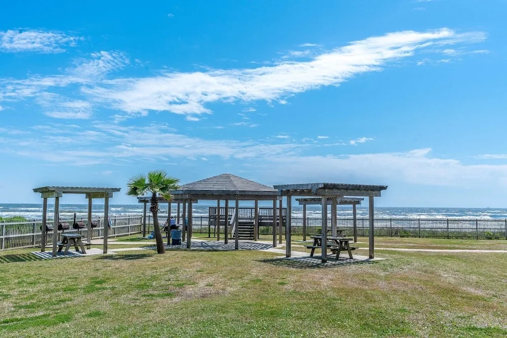 Sandy Toes 1 Bedroom Condo