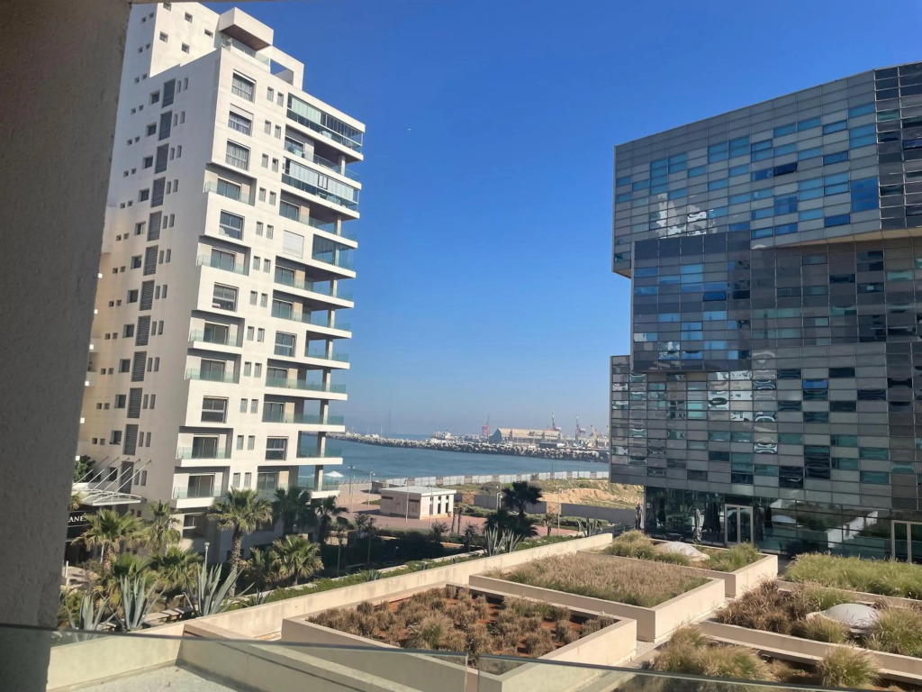 Very beautiful apartment with see view 5th