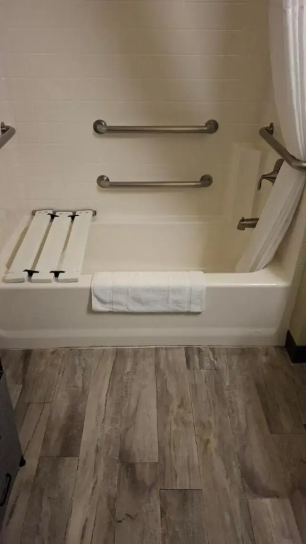 Island Suites
