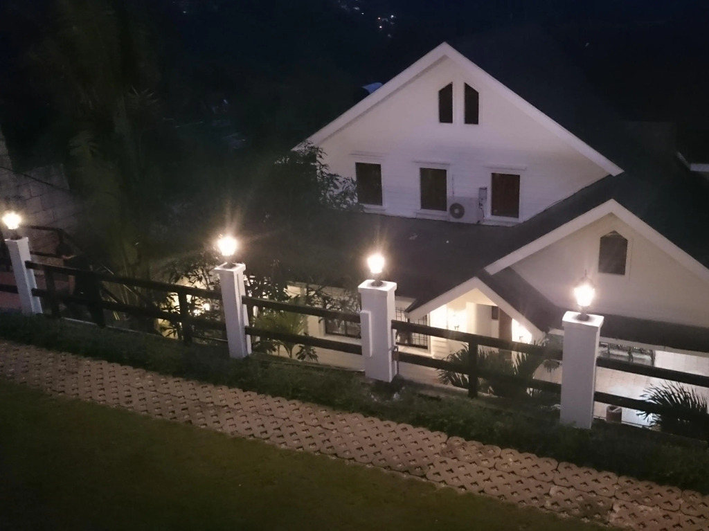 Chateau Beatrice Bed & Breakfast