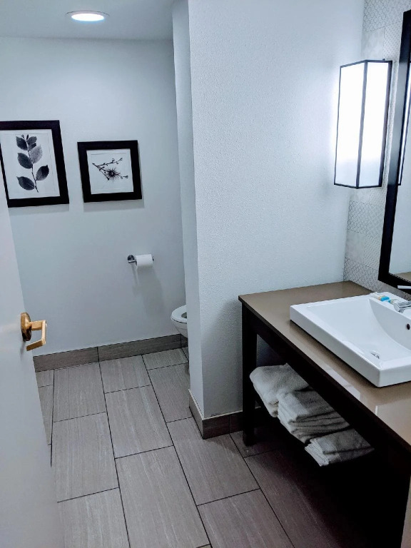 Country Inn & Suites by Radisson, Williamsburg East Busch Gardens , VA