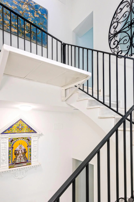 Modern 1 BD Apartment in the City Center Recaredo VII