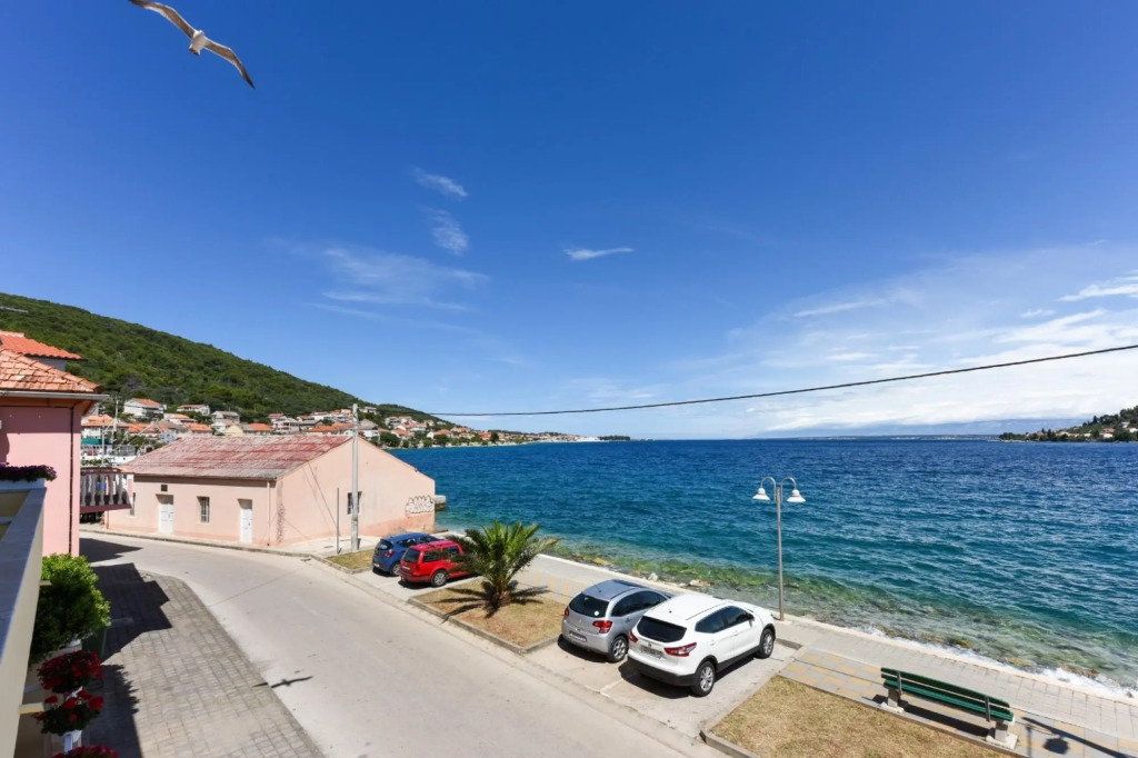 Kolt - 15 m From the sea - A2