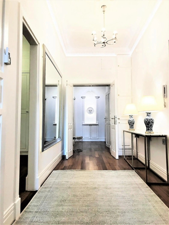 MONDRIAN Luxury Suites & Apartments Market Square IV