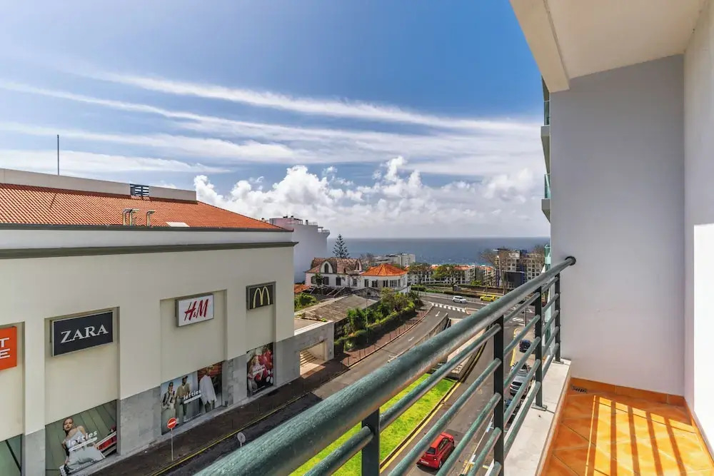Ivana Apartment by HR Madeira