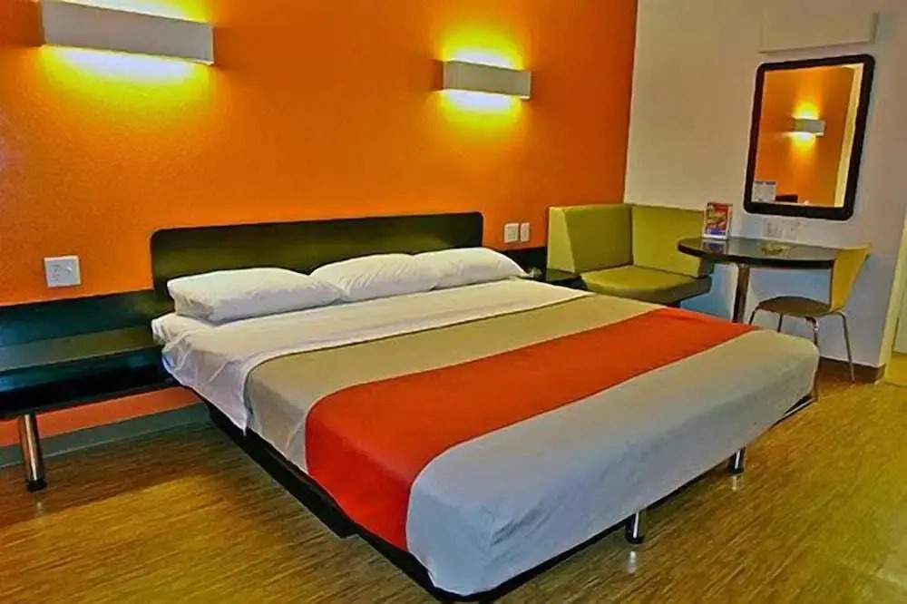 Ashley Hotel and Suites