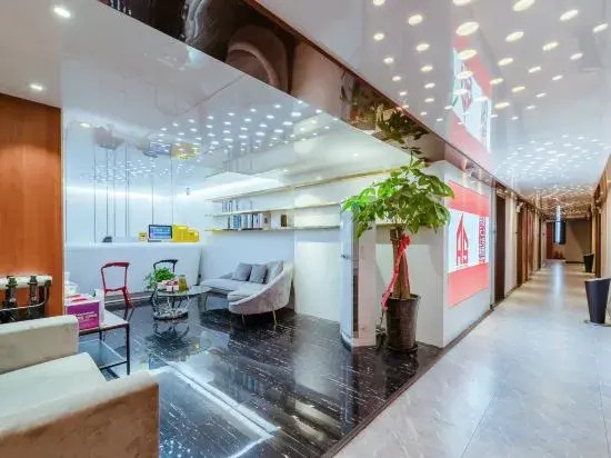 Fall in love with E-sports Hotel