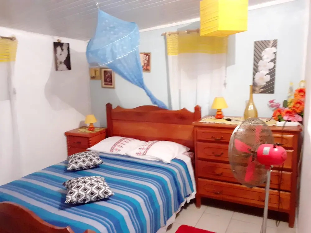 House With 3 Bedrooms in Deshaies, With Wonderful sea View, Terrace an