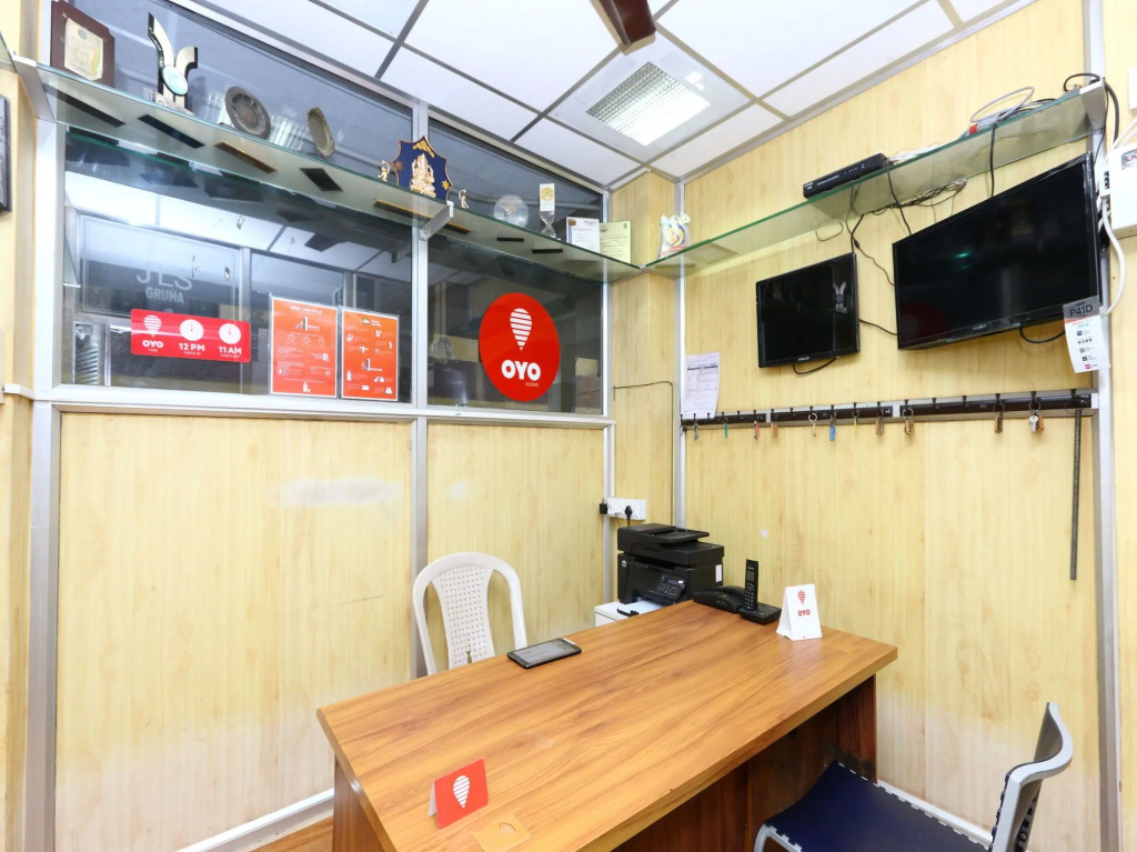 OYO 3860 Apartment JLS Gruha