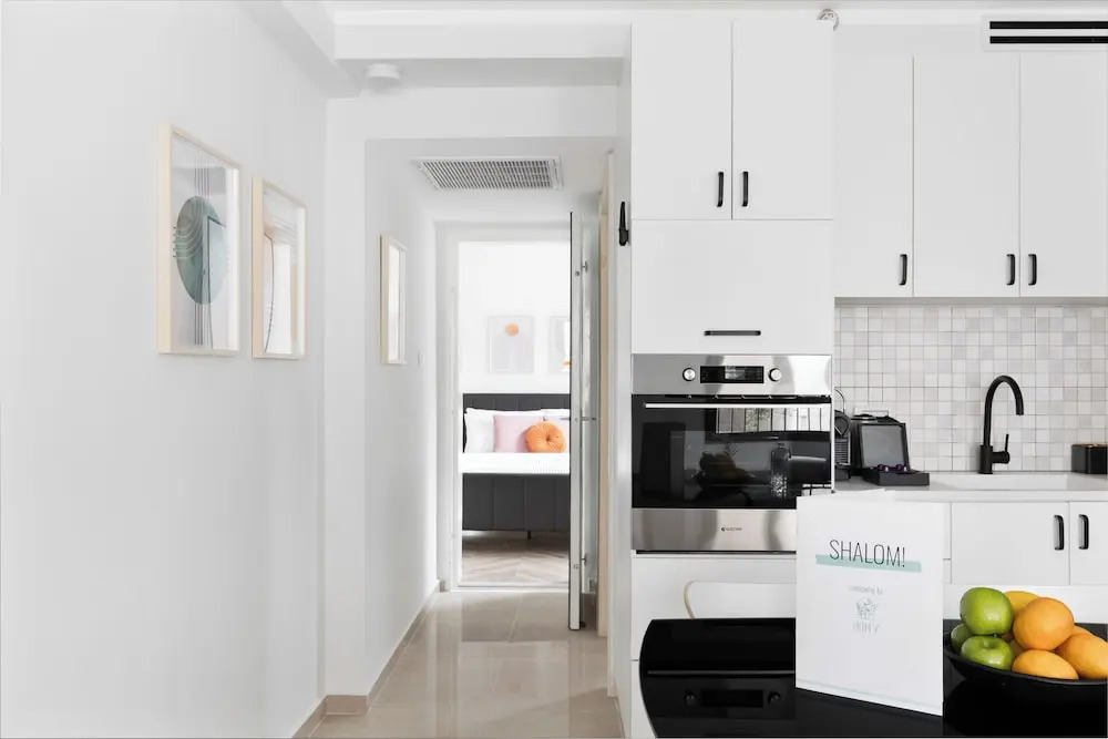 ALMA City Center Classical Apartments by HOMY