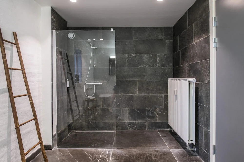 Churchill 2BR by Daniel&Jacobs