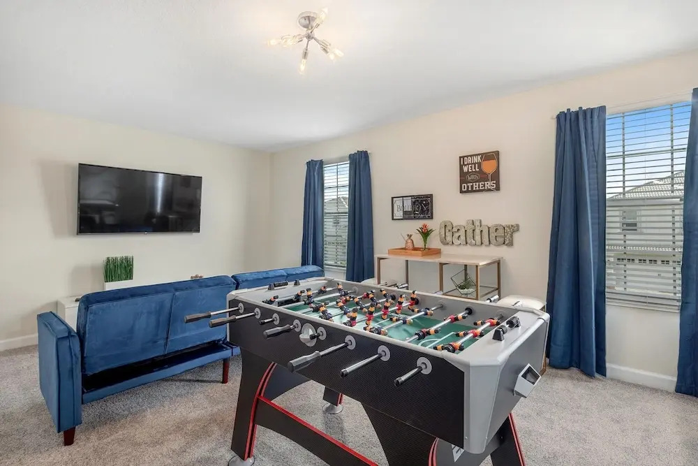 1509 MC - Exquisite 8BR Villa with Pool Games