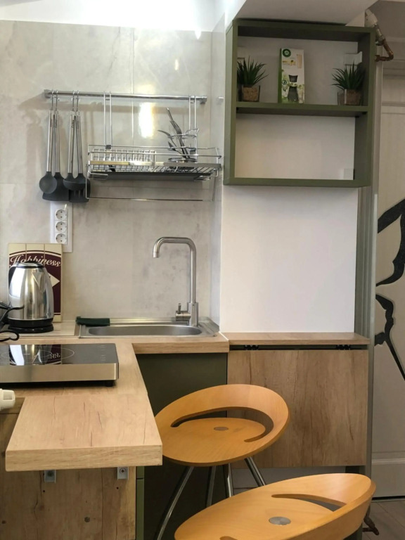 Brand New Downtown Studio