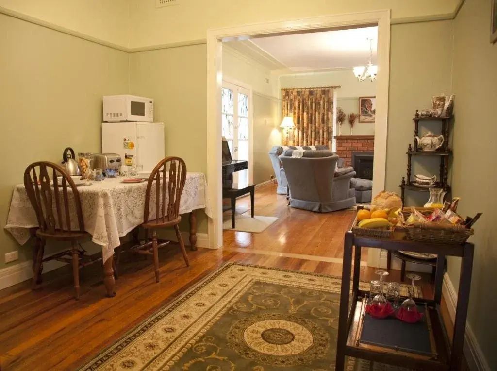 Rosella Cottage