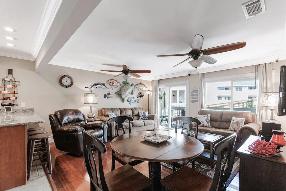 Central Destin Condo Next to Beach by RedAwning
