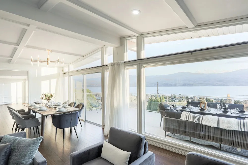 Stunning Views of the Okanagan Lake