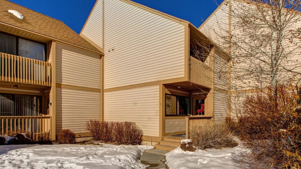 Scandinavian 72 Vantage Condo with Private Hot Tub by RedAwning